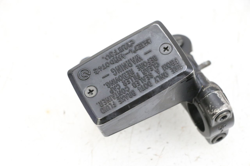 photo de VORDERER HAUPTBREMSZYLINDER YAMAHA FJR ABS 1300 (2006 - 2012) - Oberflächenzustand und Material
