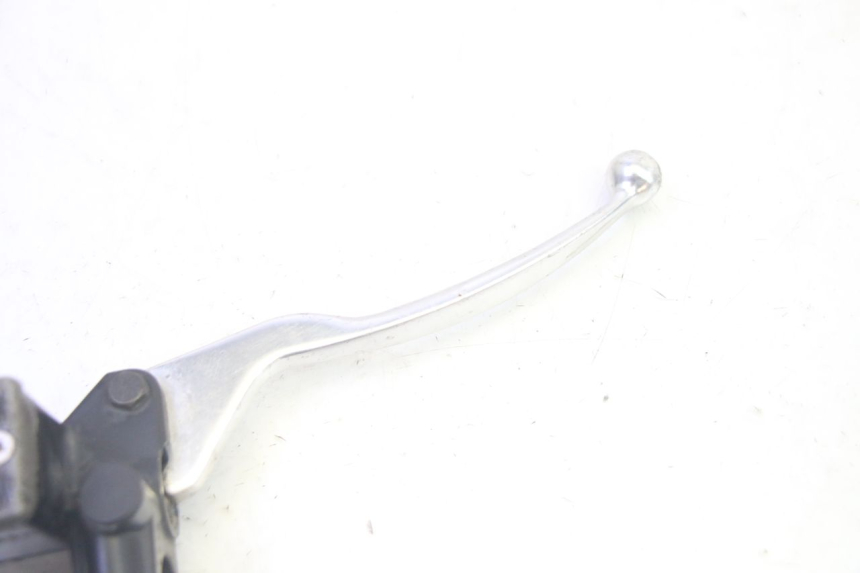 photo de BREMSPUMPE VORNE SYM GTS EVO 125 (2009 - 2013) - Zoom auf Gebrauchszustand