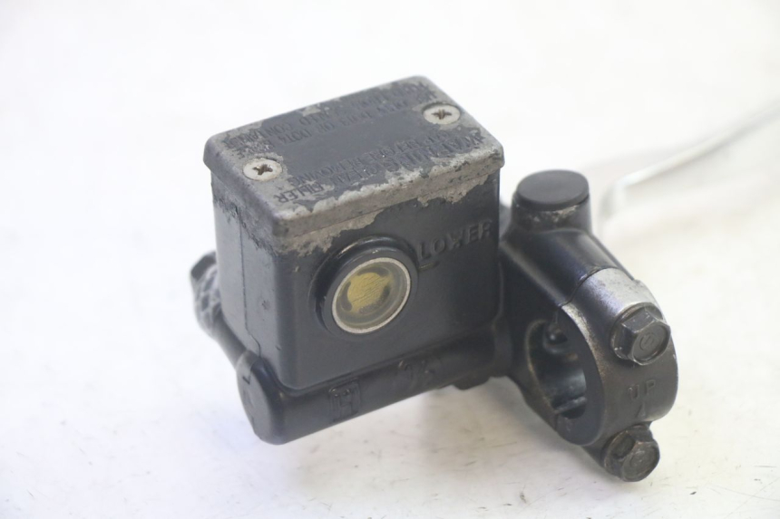 photo de BREMSPUMPE VORNE SYM GTS EVO 125 (2009 - 2013) - Alternative Perspektive