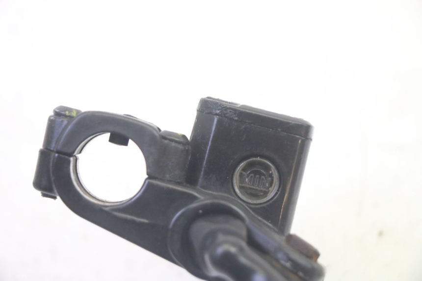 photo de VORDERER HAUPTBREMSZYLINDER PIAGGIO MP3 RL 250 (2007 - 2010) - Technische Nahaufnahme