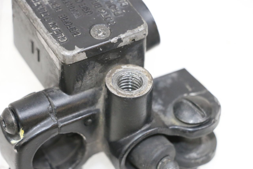 photo de VORDERER BREMSSATTEL PIAGGIO NEW TYPHOON 50 (2018 - 2021) - Details der Befestigungspunkte