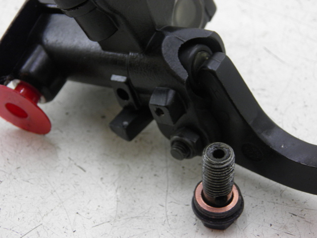 photo de VORDERER HAUPTBREMSZYLINDER PEUGEOT V-CLIC VCLIC 50 (2007 - 2013)