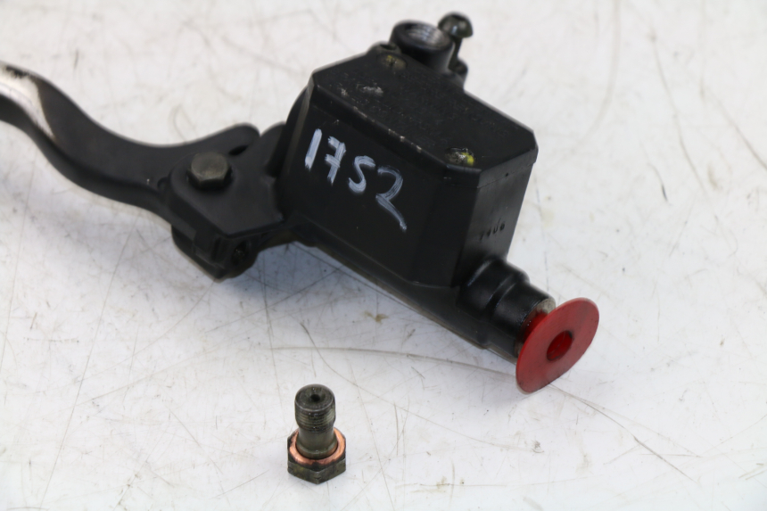 photo de BREMSPUMPE VORNE PIAGGIO CARNABY 125 (2007 - 2011)