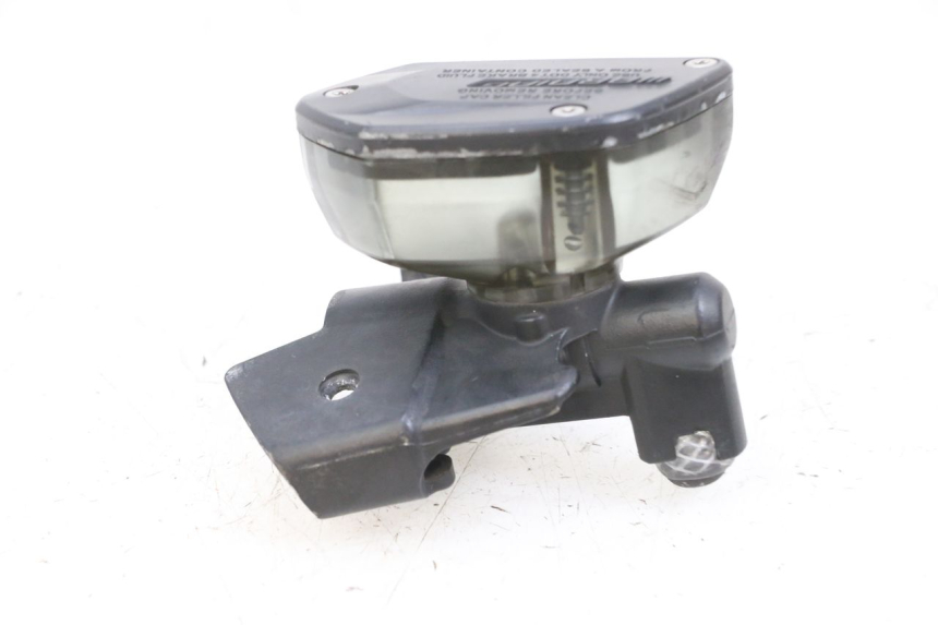 photo de BREMSPUMPE VORNE BMW R RT ABS 1200 (2010 - 2014) - Details der Befestigungspunkte