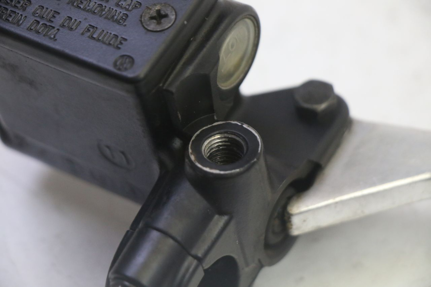 photo de VORDERER HAUPTBREMSZYLINDER PEUGEOT SATELIS 125 (2010 - 2012)