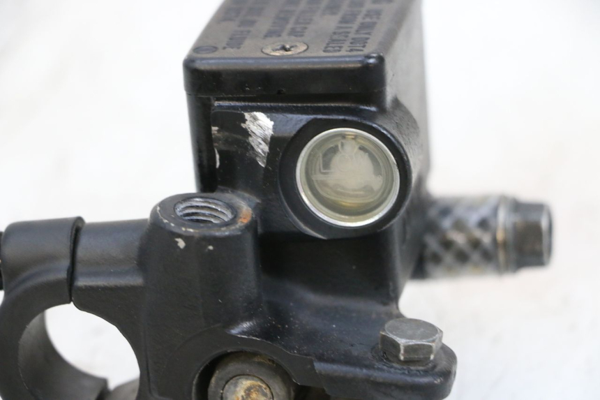 photo de BREMSPUMPE VORNE PEUGEOT SATELIS 125 (2013 - 2018) - Zoom auf Gebrauchszustand