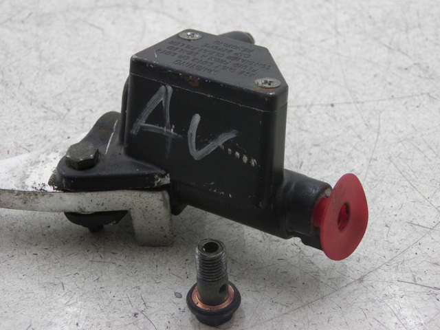 photo de VORDERER HAUPTBREMSZYLINDER SYM FIDDLE 2 50 (2008 - 2013)