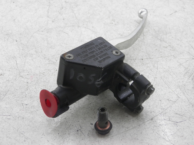 photo de VORDERER HAUPTBREMSZYLINDER SYM FIDDLE 2 50 (2008 - 2013)