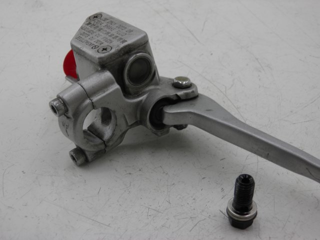 photo de BREMSPUMPE VORNE SYM MIO 50 (2005 - 2010)