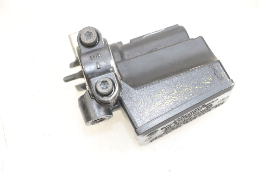 photo de BREMSPUMPE VORNE YAMAHA TDM ABS 900 (2002 - 2014) - Detailansicht des Bauteils