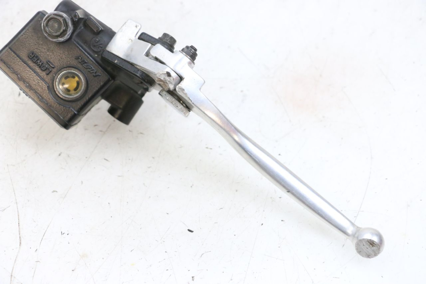 photo de BREMSPUMPE VORNE KAWASAKI ZR 7 750 (1999 - 2001) - Detailansicht des Bauteils