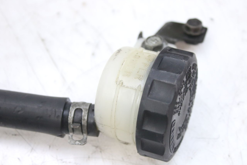 photo de HAUPTBREMSZYLINDER HINTEN KAWASAKI ZX-6R ZX6R 600 (1995 - 1997)