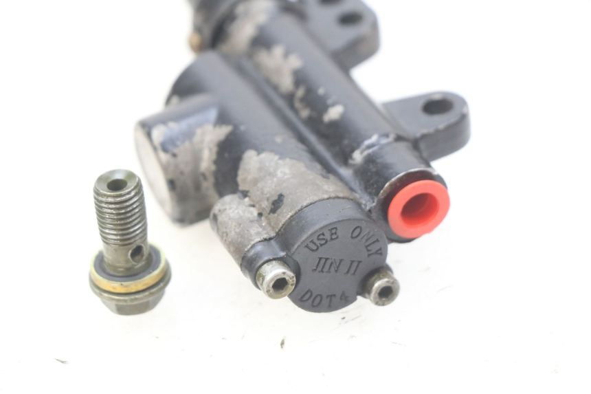 photo de HAUPTBREMSZYLINDER HINTEN APOLLO RFZ 125