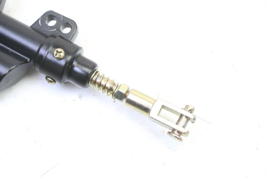 photo de HAUPTBREMSZYLINDER HINTEN APOLLO RFZ 125