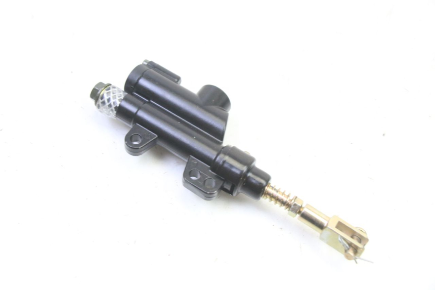 photo de HAUPTBREMSZYLINDER HINTEN APOLLO RFZ 125