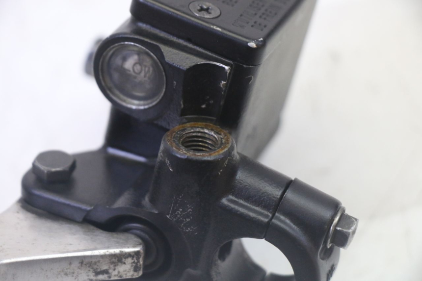 photo de BREMSPUMPE HINTEN PEUGEOT SATELIS 125 (2013 - 2018) - Alternative Perspektive