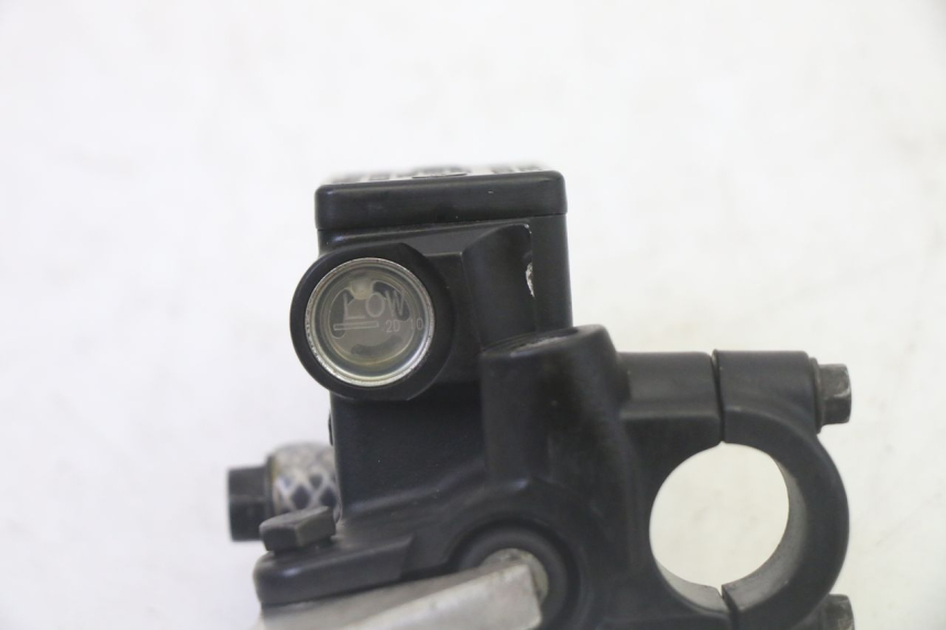 photo de HAUPTBREMSZYLINDER HINTEN PEUGEOT SATELIS 125 (2010 - 2012)