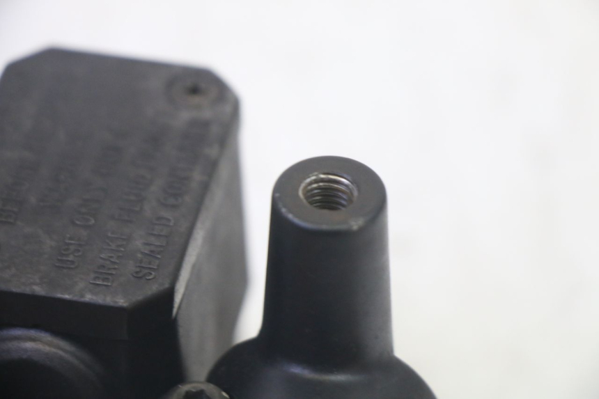 photo de HAUPTBREMSZYLINDER HINTEN YAMAHA X-MAX XMAX 250 (2006 - 2009)