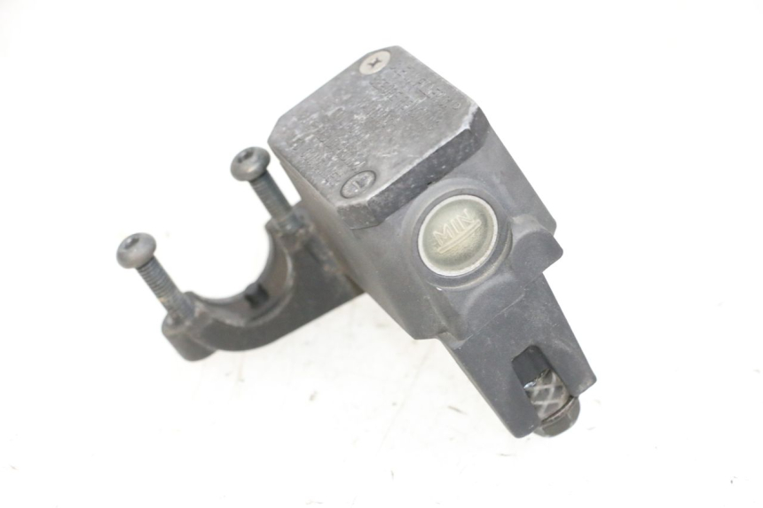 photo de HAUPTBREMSZYLINDER HINTEN YAMAHA X-MAX XMAX 125 (2010 - 2013) - Technische Nahaufnahme