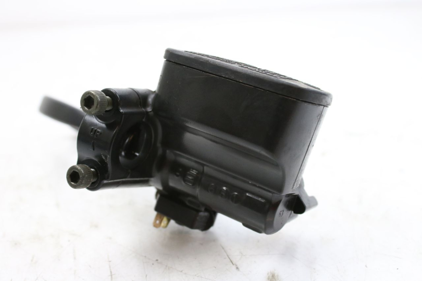 photo de HAUPTBREMSZYLINDER HINTEN YAMAHA XP T-MAX TMAX ABS 500 (2004 - 2007)
