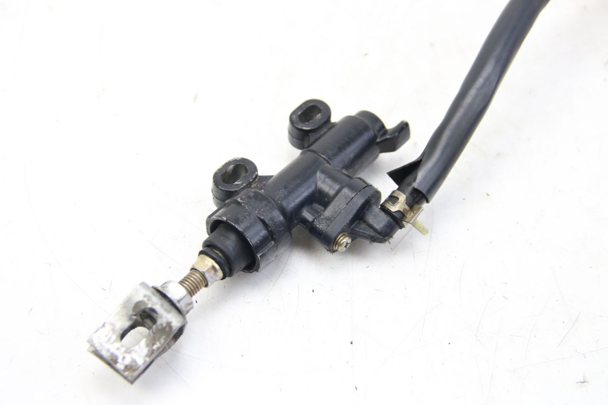 photo de HAUPTBREMSZYLINDER HINTEN PEUGEOT XP6 50 (1997 - 2003)