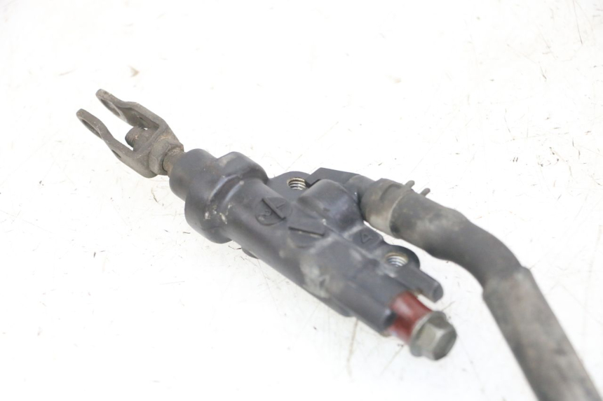photo de HAUPTBREMSZYLINDER HINTEN YAMAHA FZS FAZER 600 (2001 - 2003)