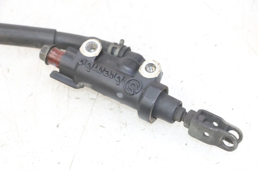 photo de HAUPTBREMSZYLINDER HINTEN YAMAHA FZS FAZER 600 (2001 - 2003)