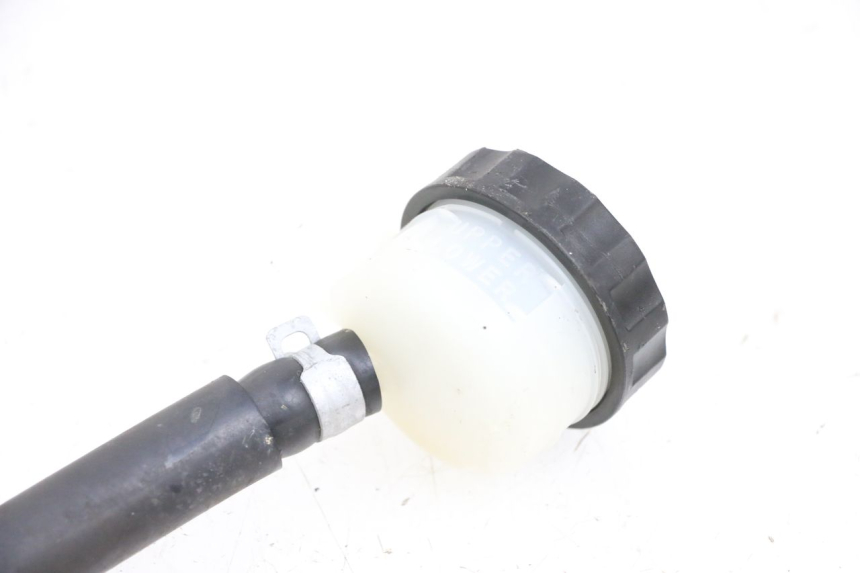 photo de BREMSPUMPE HINTEN KAWASAKI ZR 7 750 (1999 - 2001) - Details der Befestigungspunkte