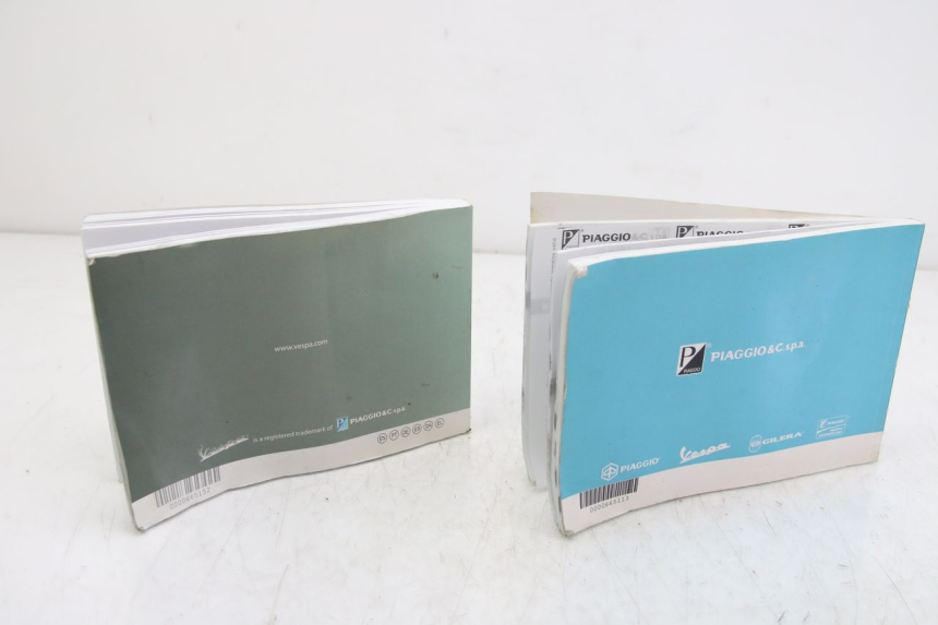 photo de BENUTZERHANDBUCH PIAGGIO VESPA GTS SUPER IE 125 (2009 - 2016)