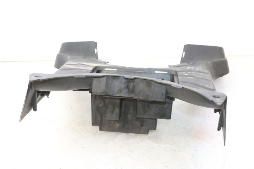 photo de TRITTBRETT VERKLEIDUNG KYMCO AGILITY NAKED RENOUVO 2T 50 (2011 - 2018)