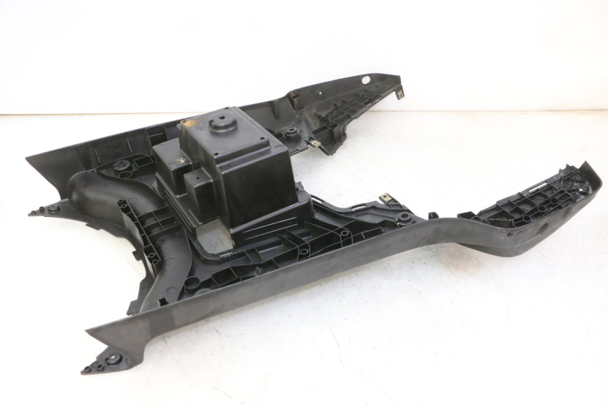 photo de TRITTBRETT VERKLEIDUNG KYMCO AGILITY NAKED RENOUVO 2T 50 (2011 - 2018)