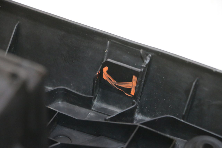 photo de TRITTBRETT VERKLEIDUNG KYMCO AGILITY NAKED RENOUVO 2T 50 (2011 - 2018)