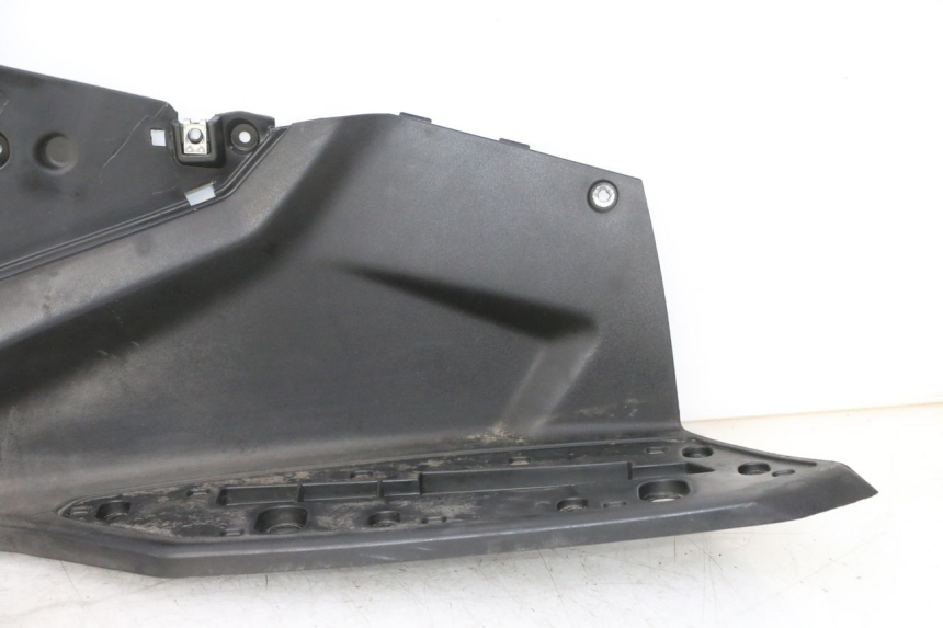 photo de TRITTBRETT VERKLEIDUNG RECHTS QUADRO 4 4D 350 (2015 - 2018)