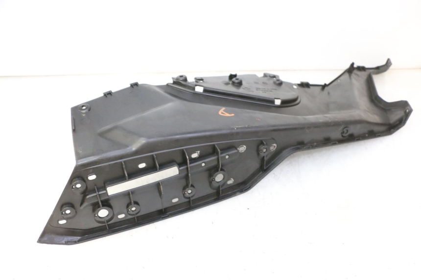 photo de TRITTBRETT VERKLEIDUNG RECHTS QUADRO 4 4D 350 (2015 - 2018)