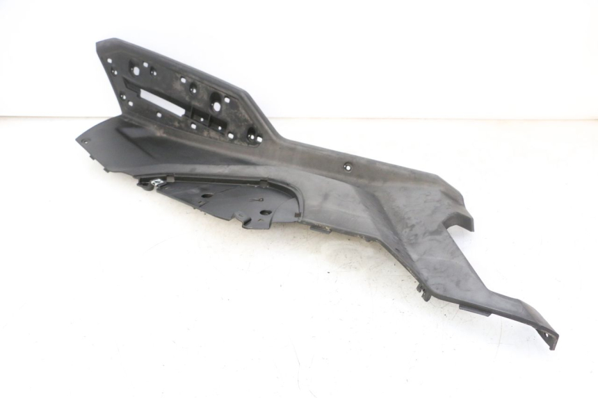 photo de TRITTBRETT VERKLEIDUNG RECHTS QUADRO 4 4D 350 (2015 - 2018)