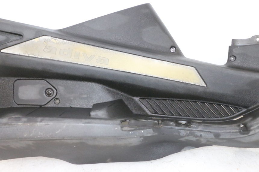 photo de TRITTBRETT VERKLEIDUNG RECHTS ADIVA AD3 300 (2014 - 2020)