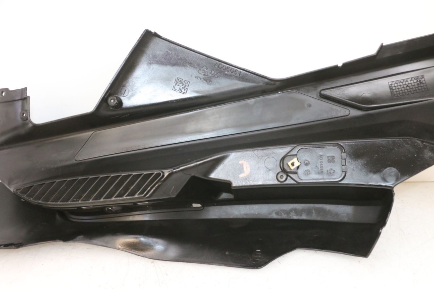 photo de TRITTBRETT VERKLEIDUNG RECHTS ADIVA AD3 300 (2014 - 2020)