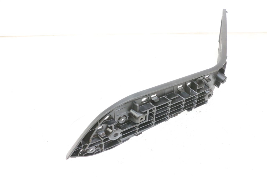 photo de TRITTBRETT VERKLEIDUNG RECHTS SUZUKI BURGMAN 650 (2013 - 2020)