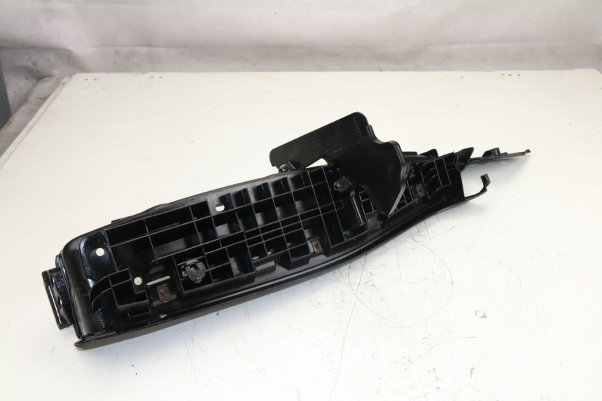 photo de TRITTBRETT VERKLEIDUNG RECHTS HONDA FES S-WING SWING 125 (2007 - 2015)