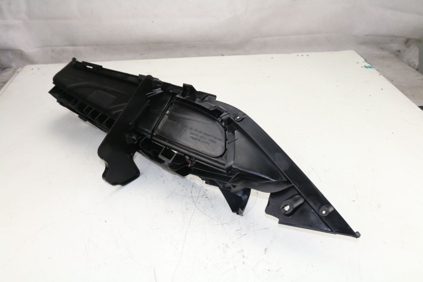 photo de TRITTBRETT VERKLEIDUNG RECHTS HONDA FES S-WING SWING 125 (2007 - 2015)