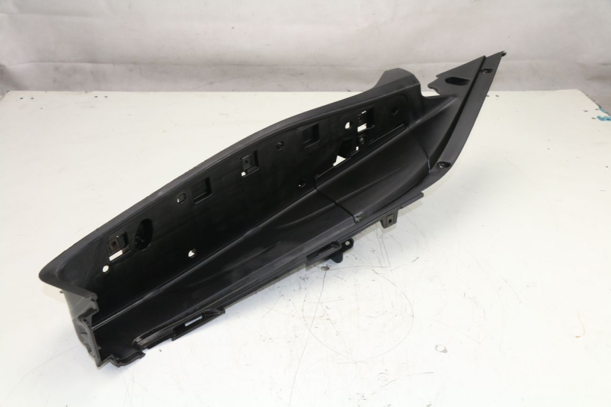 photo de TRITTBRETT VERKLEIDUNG RECHTS HONDA FES S-WING SWING 125 (2007 - 2015)