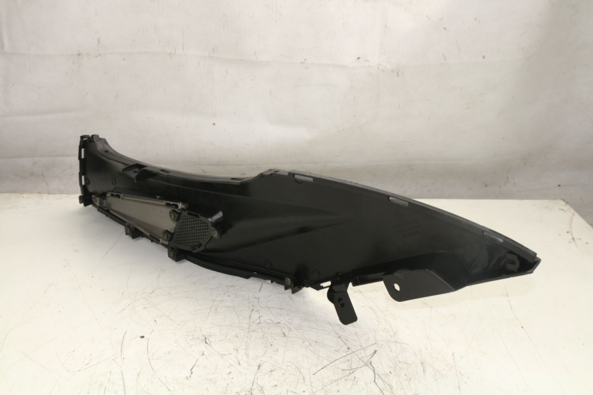 photo de TRITTBRETT VERKLEIDUNG RECHTS KYMCO K-XCT 125 (2013 - 2017)