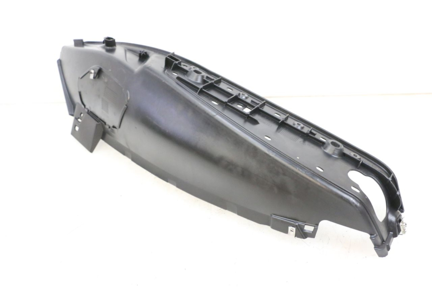 photo de TRITTBRETT VERKLEIDUNG RECHTS PIAGGIO MP3 HPE 350 (2018 - 2020) - Zoom auf Gebrauchszustand