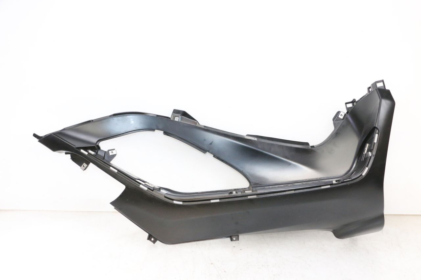 photo de TRITTBRETT VERKLEIDUNG RECHTS PIAGGIO MP3 HPE 300 (2019 - 2026) - Hauptansicht