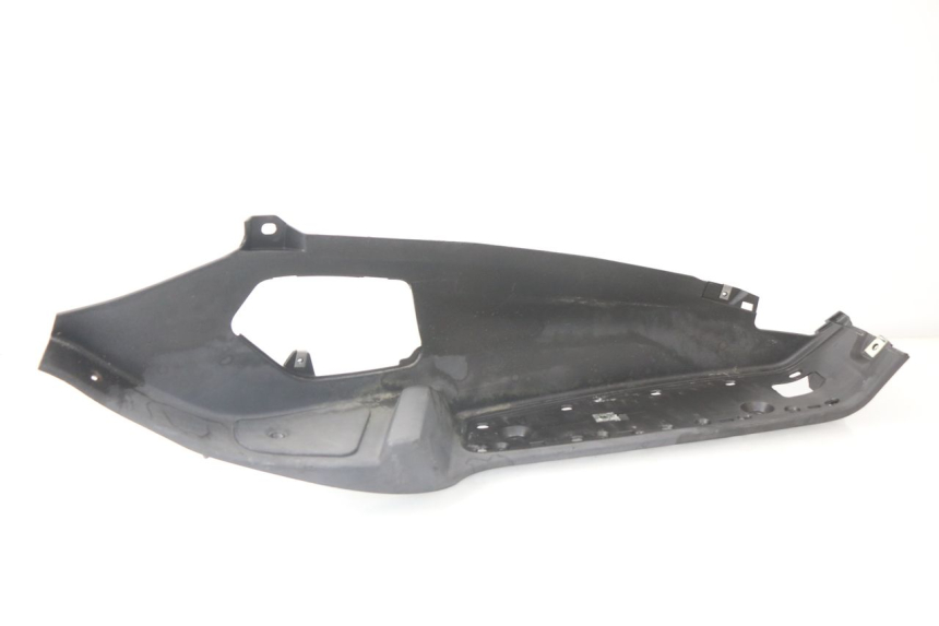 photo de TRITTBRETT VERKLEIDUNG RECHTS PIAGGIO MP3 LT 300 (2010 - 2016)