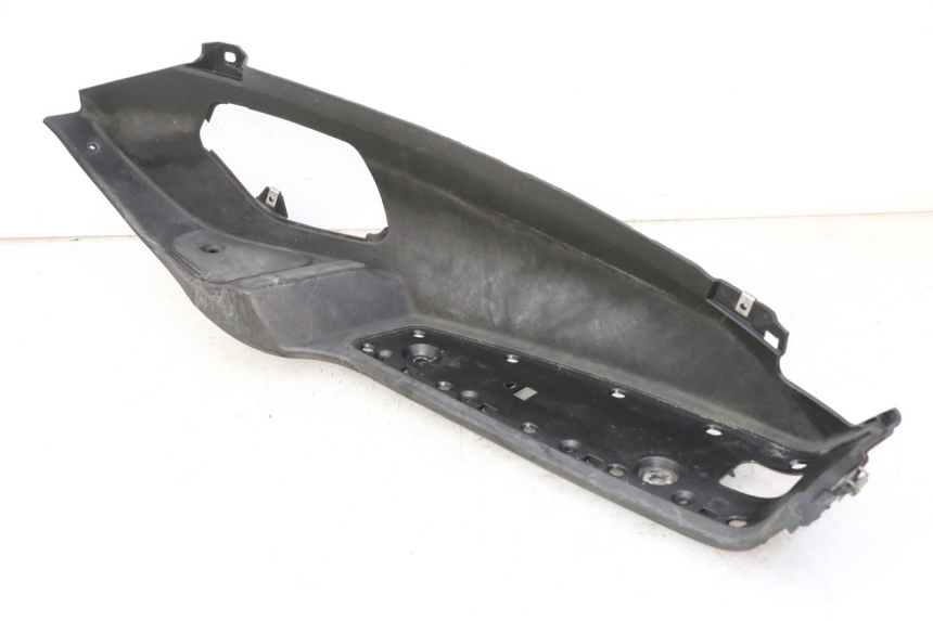 photo de TRITTBRETT VERKLEIDUNG RECHTS PIAGGIO MP3 500 (2011 - 2015)