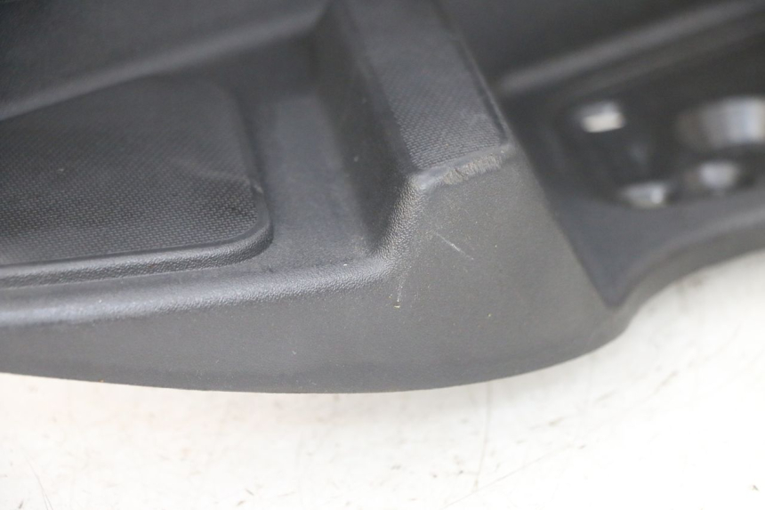 photo de RECHTER FUßRASTEN PIAGGIO MP3 RL 250 (2007 - 2010) - Oberflächenzustand und Material