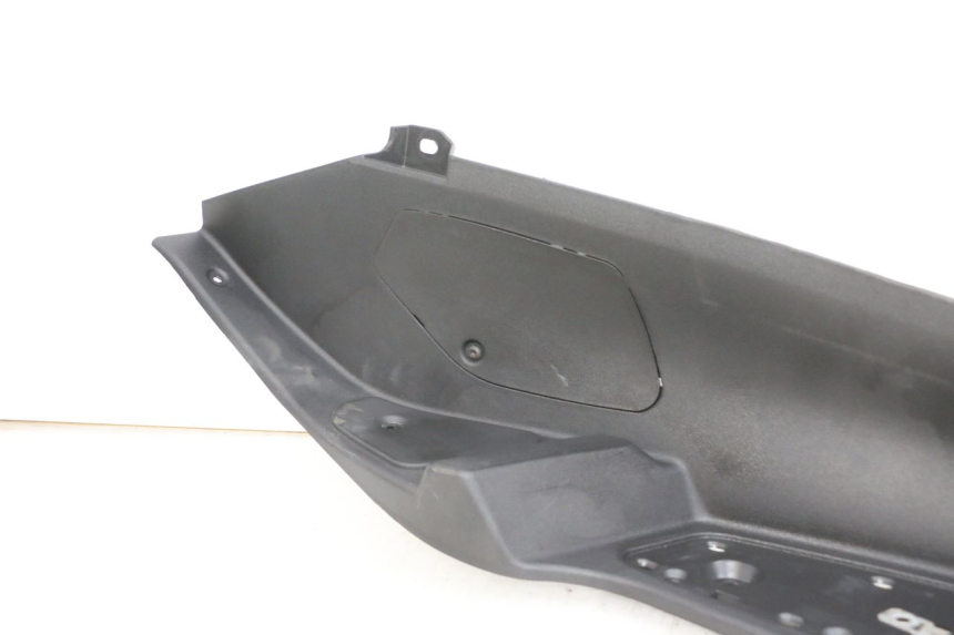 photo de RECHTER FUßRASTEN PIAGGIO MP3 RL 250 (2007 - 2010) - Kennzeichnungen und Originalreferenzen