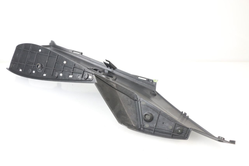 photo de TRITTBRETT VERKLEIDUNG RECHTS PEUGEOT SATELIS COMPRESSOR K15 125 (2006 - 2009)