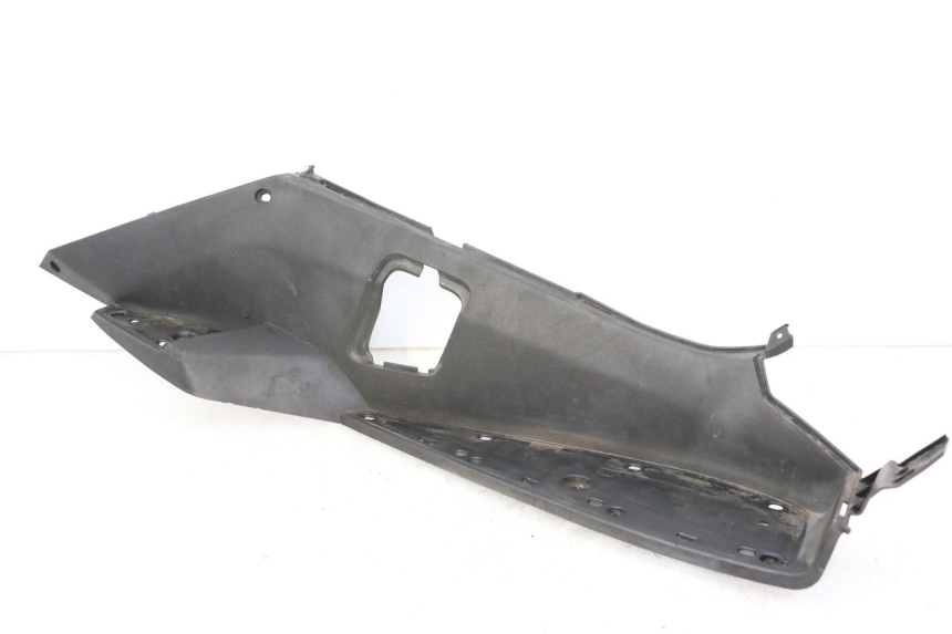 photo de TRITTBRETT VERKLEIDUNG RECHTS PEUGEOT SATELIS COMPRESSOR K15 125 (2006 - 2009)